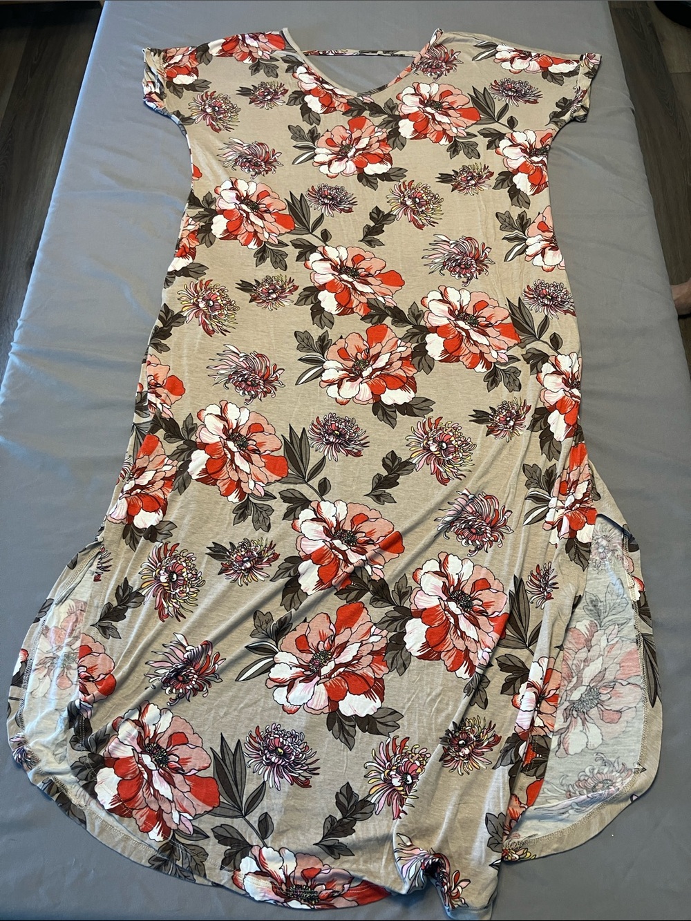 Annabelle Floral Maxi Dress in Beige with Red and White Blooms